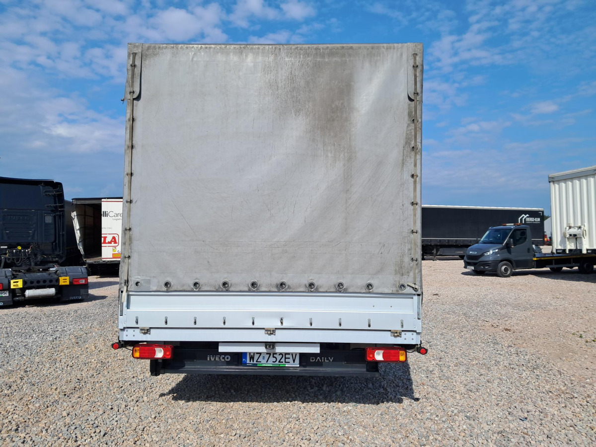 IVECO 35S18 PLANDEKA - Plachtová dodávka: obrázek 5 IVECO 35S18 PLANDEKA - Plachtová dodávka: obrázek 5