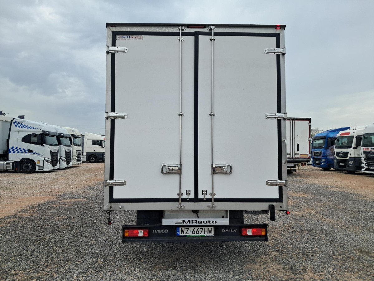 IVECO DAILY IZOTERMICZNY - Chladící dodávka: obrázek 5 IVECO DAILY IZOTERMICZNY - Chladící dodávka: obrázek 5