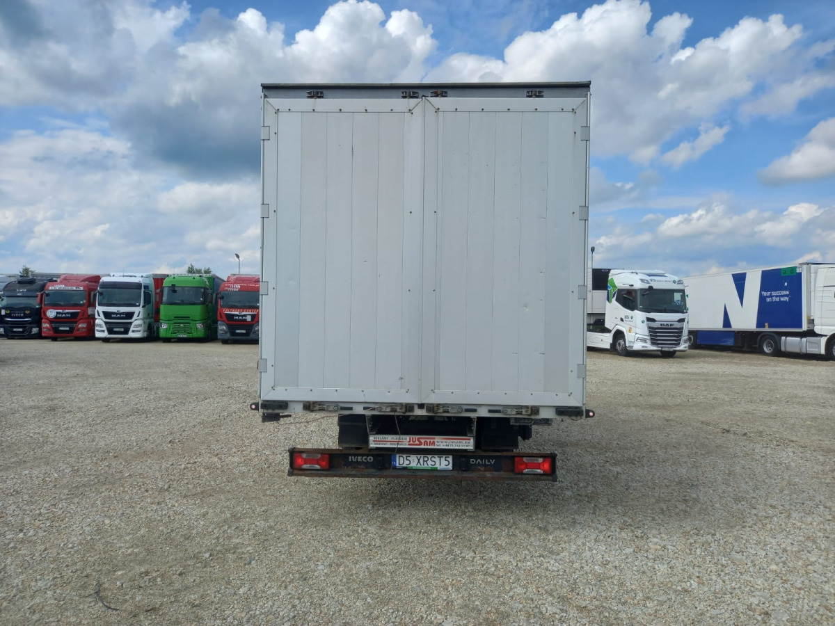 IVECO/JUSAM STANISŁAWJURKOWSKI 50C18/JU06 PLANDEKA - Plachtová dodávka: obrázek 5 IVECO/JUSAM STANISŁAWJURKOWSKI 50C18/JU06 PLANDEKA - Plachtová dodávka: obrázek 5