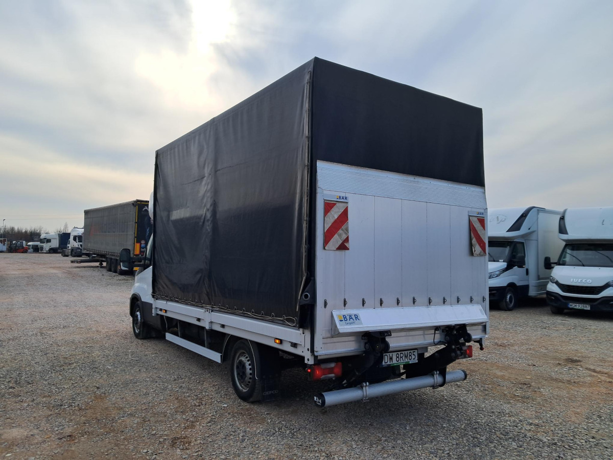 IVECO PLANDEKA Z WINDĄ - Plachtová dodávka: obrázek 4 IVECO PLANDEKA Z WINDĄ - Plachtová dodávka: obrázek 4