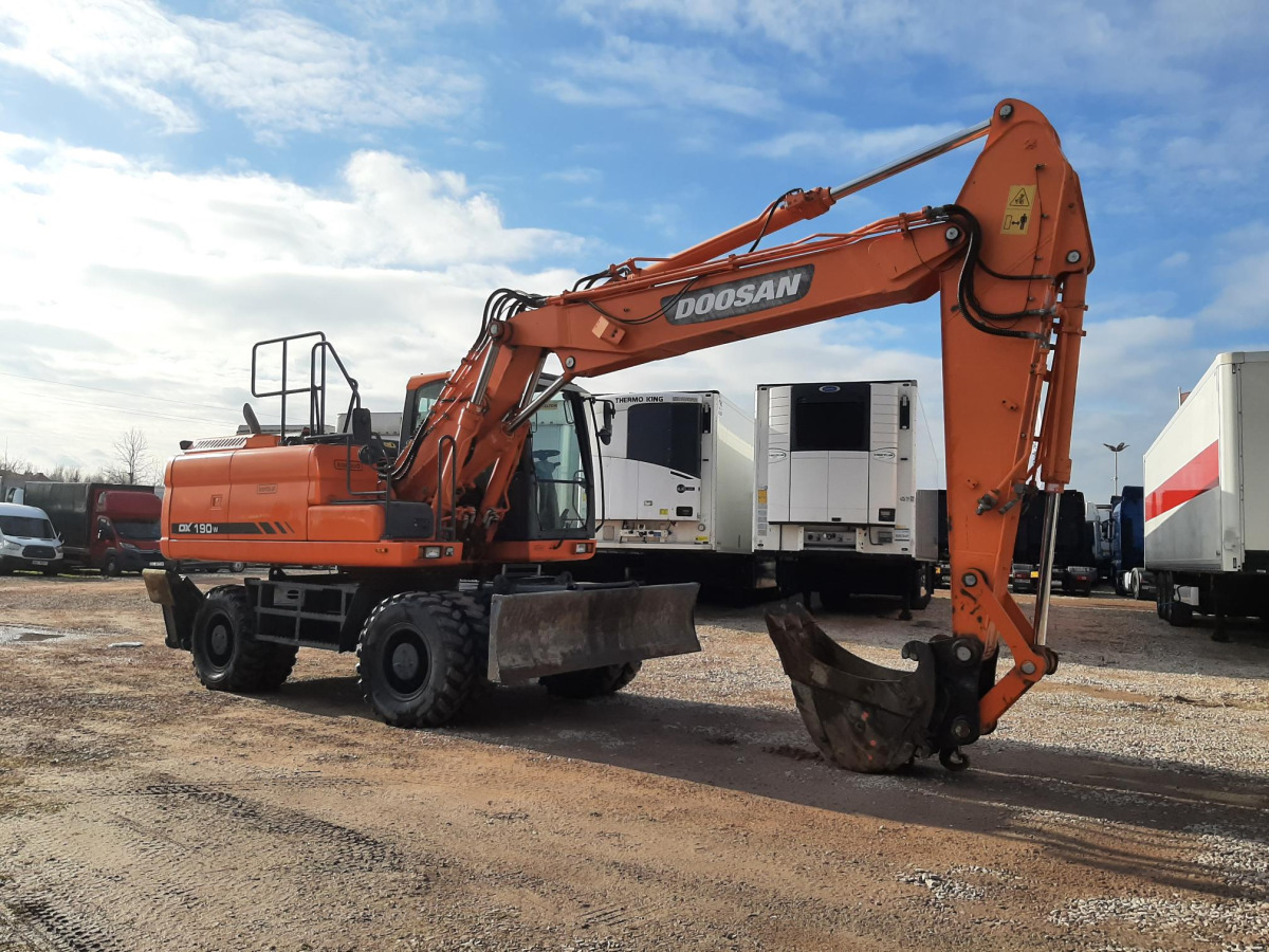 Koparka kołowa Doosan DX190W-3 2014 - 9261 mtg - silnik sprawny - Kolesové rýpadlo: obrázek 1 Koparka kołowa Doosan DX190W-3 2014 - 9261 mtg - silnik sprawny - Kolesové rýpadlo: obrázek 1