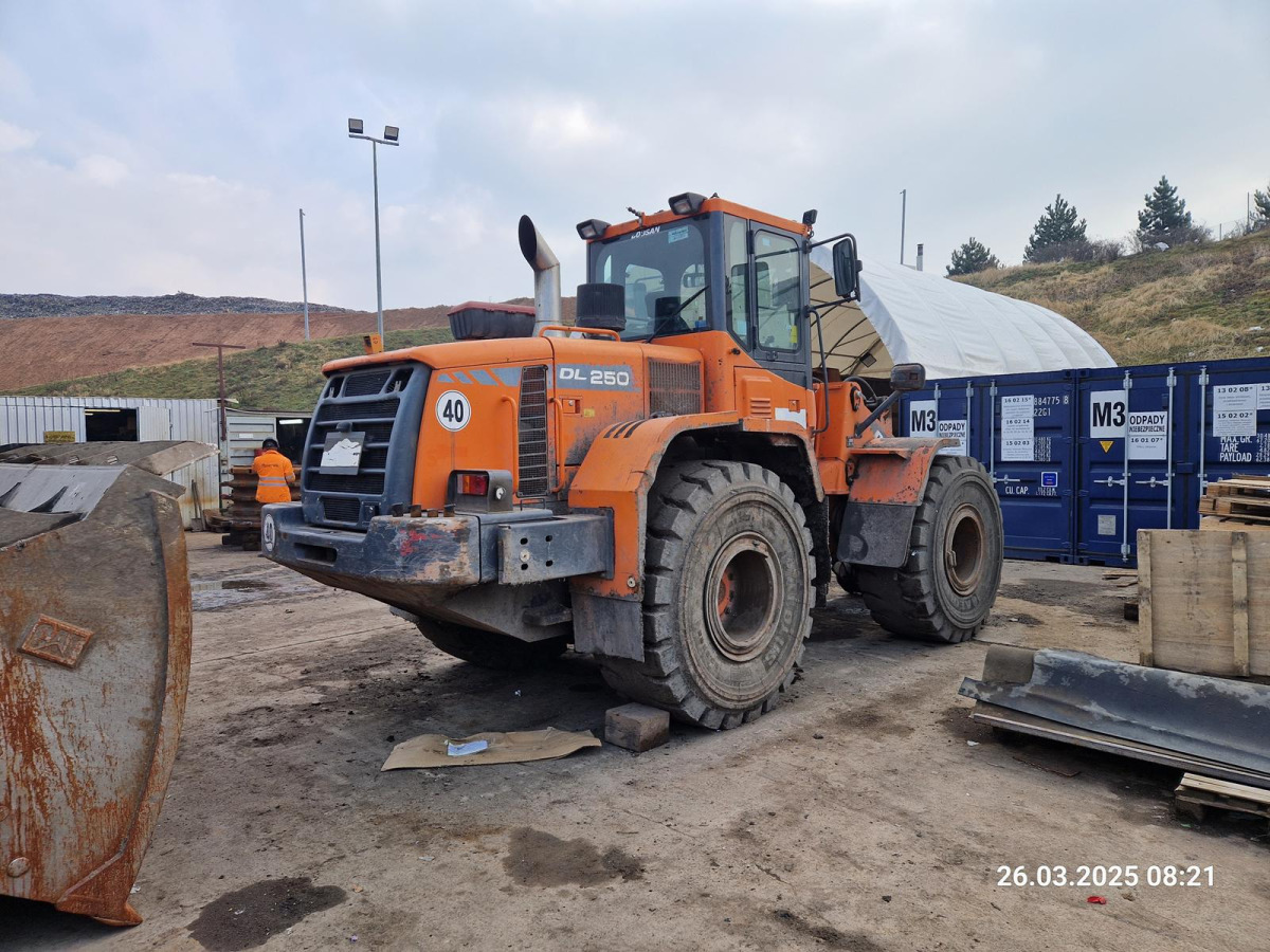 Ładowarka kołowa DOOSAN DL 250 - Kolový nakladač: obrázek 3 Ładowarka kołowa DOOSAN DL 250 - Kolový nakladač: obrázek 3