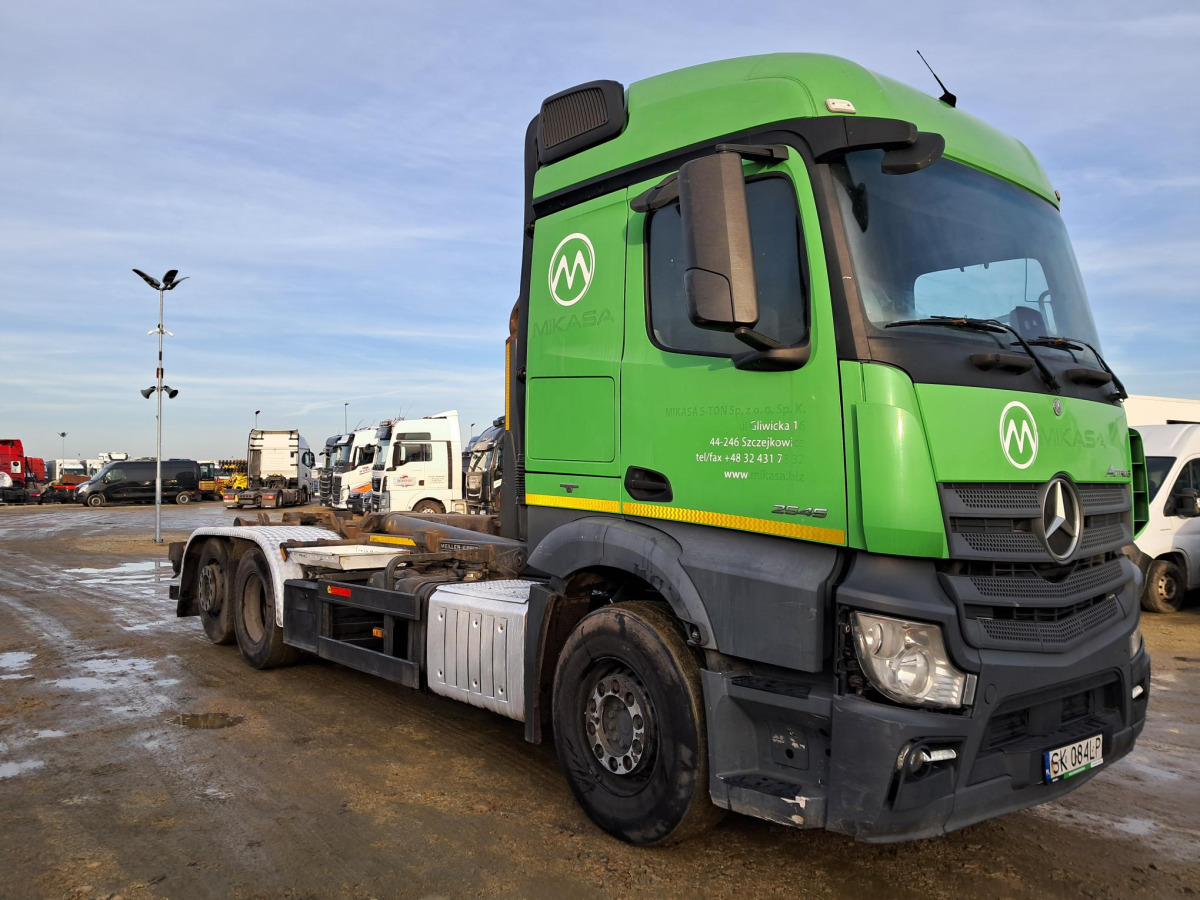 MERCEDES BENZ ACTROS HAKOWIEC - Hákový nosič kontejnerů: obrázek 1 MERCEDES BENZ ACTROS HAKOWIEC - Hákový nosič kontejnerů: obrázek 1