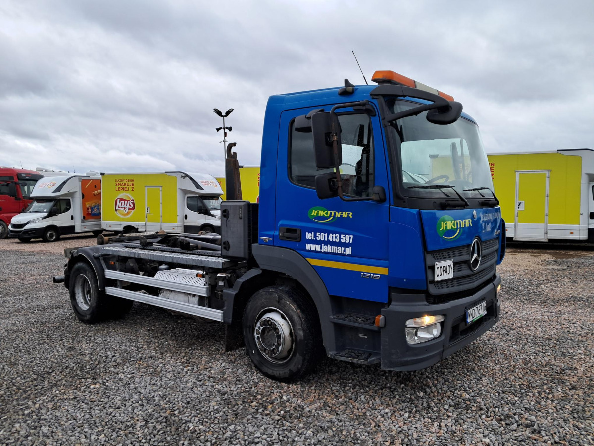 MERCEDES BENZ ATEGO HAKOWIEC - Hákový nosič kontejnerů: obrázek 1 MERCEDES BENZ ATEGO HAKOWIEC - Hákový nosič kontejnerů: obrázek 1