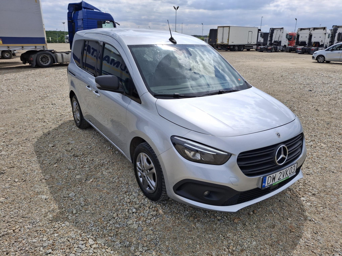 MERCEDES BENZ CITAN FURGON PRZESZKLONY - Furgon: obrázek 1 MERCEDES BENZ CITAN FURGON PRZESZKLONY - Furgon: obrázek 1