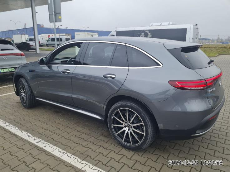 MERCEDES BENZ EQC 400 4MATIC SUV - SUV: obrázek 4 MERCEDES BENZ EQC 400 4MATIC SUV - SUV: obrázek 4