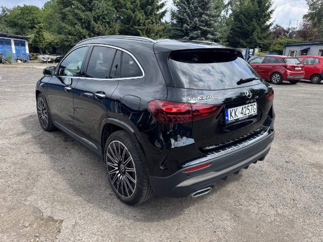 MERCEDES BENZ GLA SUV - SUV: obrázek 4 MERCEDES BENZ GLA SUV - SUV: obrázek 4