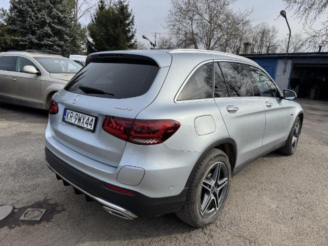 MERCEDES BENZ GLC 300 E 4MATIC SUV - SUV: obrázek 4 MERCEDES BENZ GLC 300 E 4MATIC SUV - SUV: obrázek 4