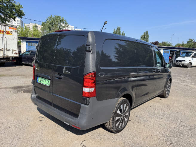 MERCEDES BENZ eVITO FURGON BLASZAK - Furgon, Elektrická dodávka: obrázek 4 MERCEDES BENZ eVITO FURGON BLASZAK - Furgon, Elektrická dodávka: obrázek 4