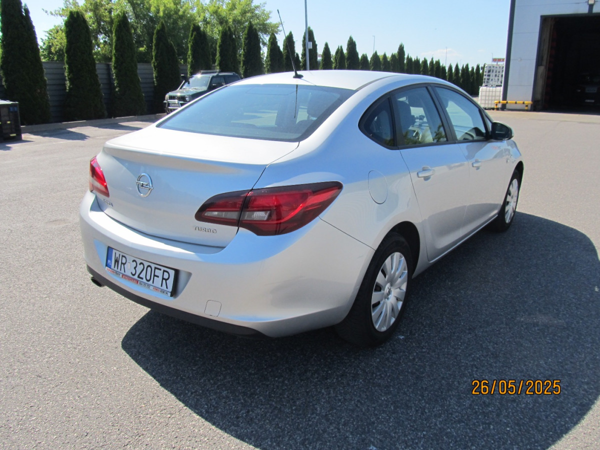 OPEL ASTRA SEDAN - Sedan: obrázek 4 OPEL ASTRA SEDAN - Sedan: obrázek 4