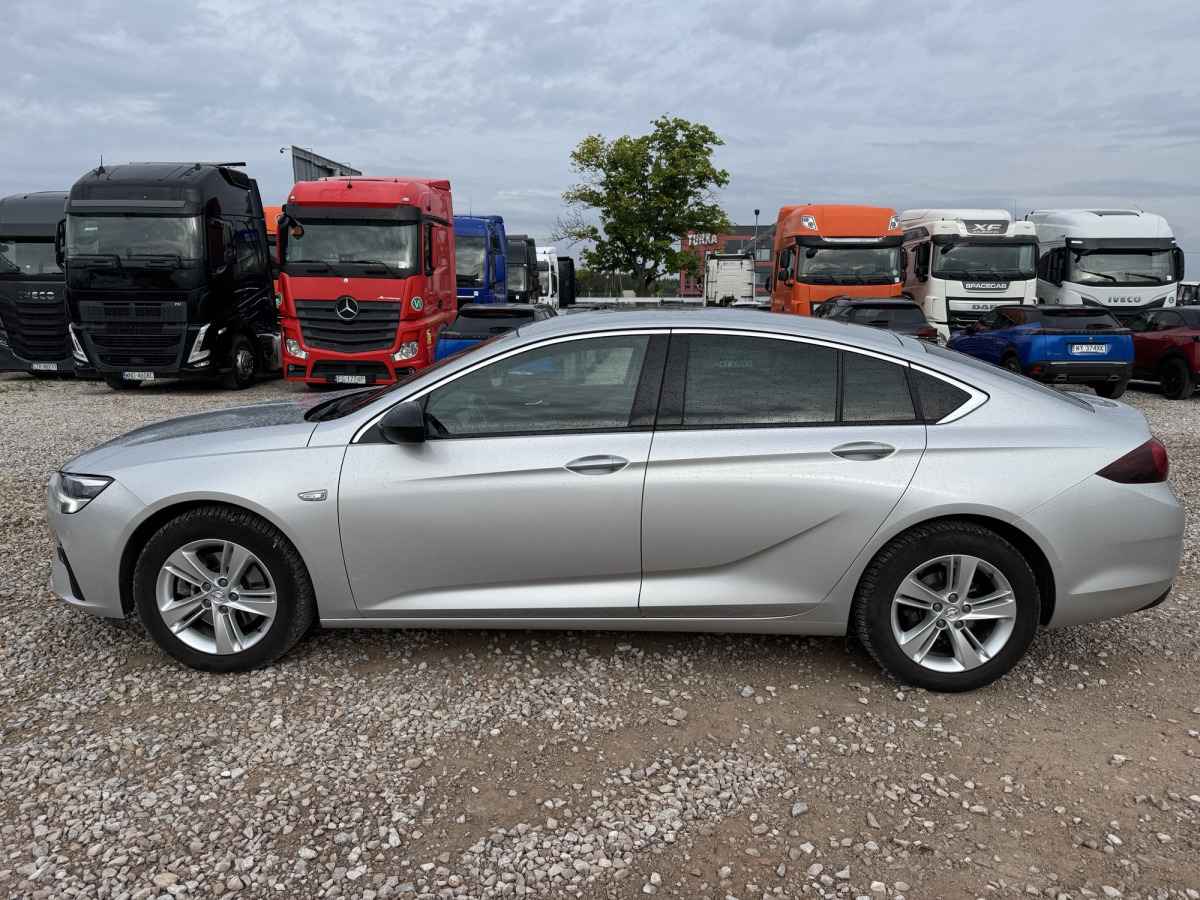 OPEL INSIGNIA LIFTBACK - Osobní auto: obrázek 4 OPEL INSIGNIA LIFTBACK - Osobní auto: obrázek 4