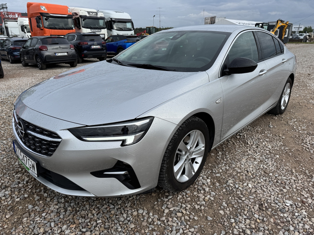 OPEL INSIGNIA LIFTBACK - Osobní auto: obrázek 3 OPEL INSIGNIA LIFTBACK - Osobní auto: obrázek 3