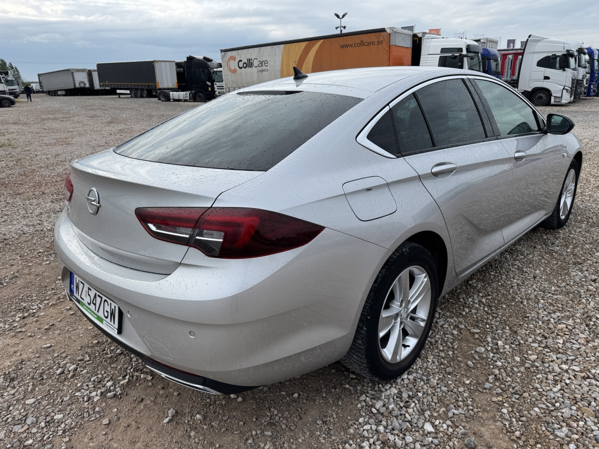 OPEL INSIGNIA LIFTBACK - Osobní auto: obrázek 5 OPEL INSIGNIA LIFTBACK - Osobní auto: obrázek 5