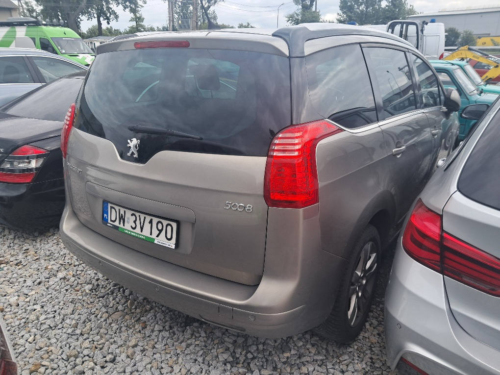 PEUGEOT 5008 KOMBI - Osobní auto: obrázek 3 PEUGEOT 5008 KOMBI - Osobní auto: obrázek 3