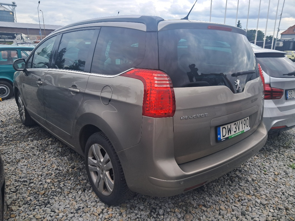 PEUGEOT 5008 KOMBI - Osobní auto: obrázek 4 PEUGEOT 5008 KOMBI - Osobní auto: obrázek 4