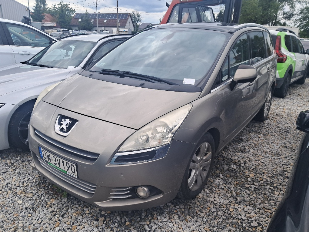 PEUGEOT 5008 KOMBI - Osobní auto: obrázek 2 PEUGEOT 5008 KOMBI - Osobní auto: obrázek 2