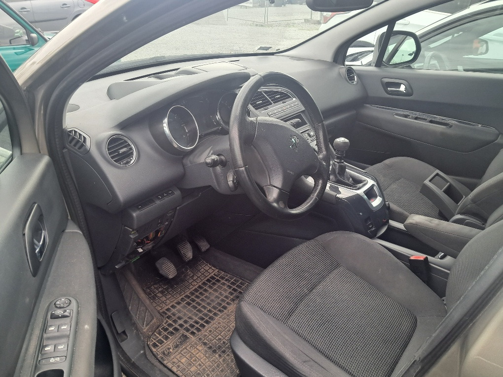 PEUGEOT 5008 KOMBI - Osobní auto: obrázek 5 PEUGEOT 5008 KOMBI - Osobní auto: obrázek 5