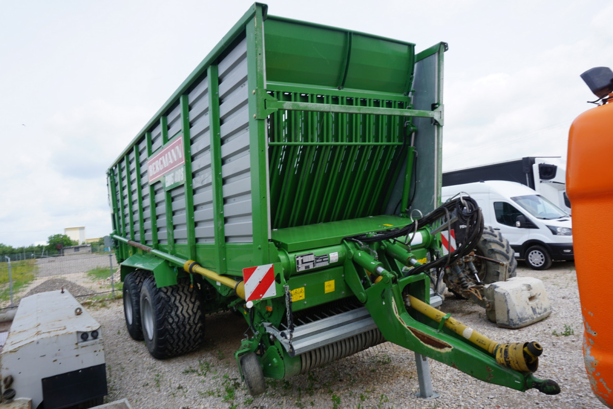 Przyczepa samozbierająca - BERGMANN CAREX 410S - Samonakládací vůz: obrázek 1 Przyczepa samozbierająca - BERGMANN CAREX 410S - Samonakládací vůz: obrázek 1