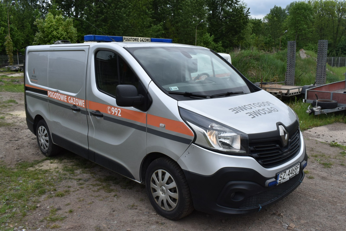 RENAULT TRAFIC FURGON BLASZAK - Furgon: obrázek 1 RENAULT TRAFIC FURGON BLASZAK - Furgon: obrázek 1