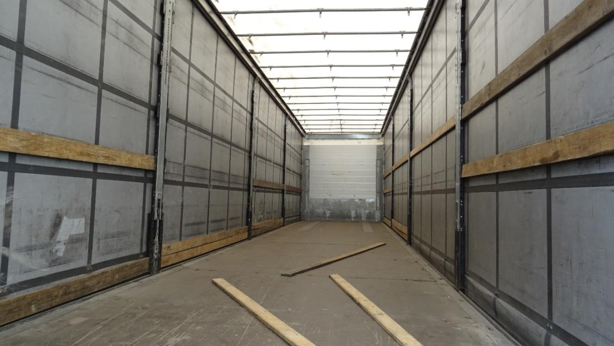 SCHMITZ CARGOBULL FIRANA - Plachtový přívěs: obrázek 4 SCHMITZ CARGOBULL FIRANA - Plachtový přívěs: obrázek 4