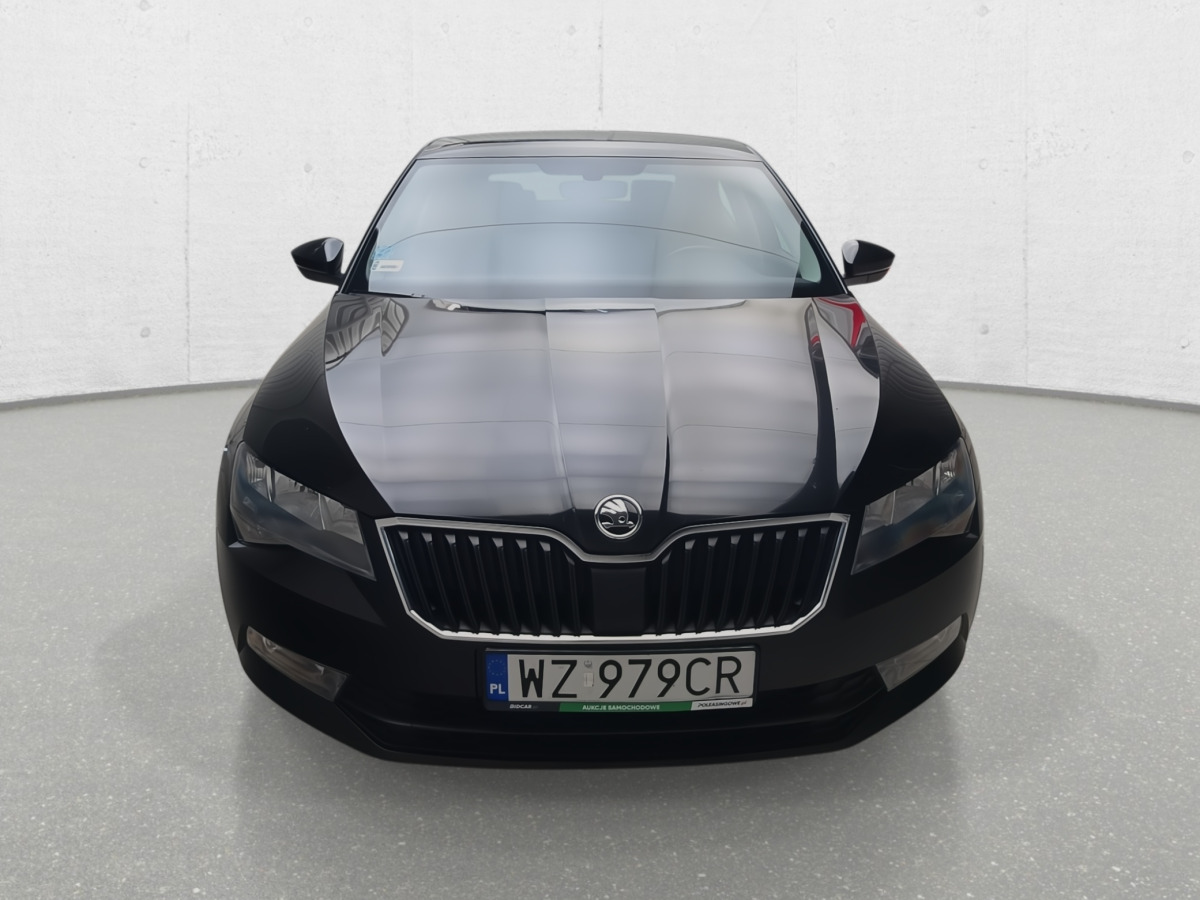 SKODA SUPERB LIFTBACK - Osobní auto: obrázek 4 SKODA SUPERB LIFTBACK - Osobní auto: obrázek 4