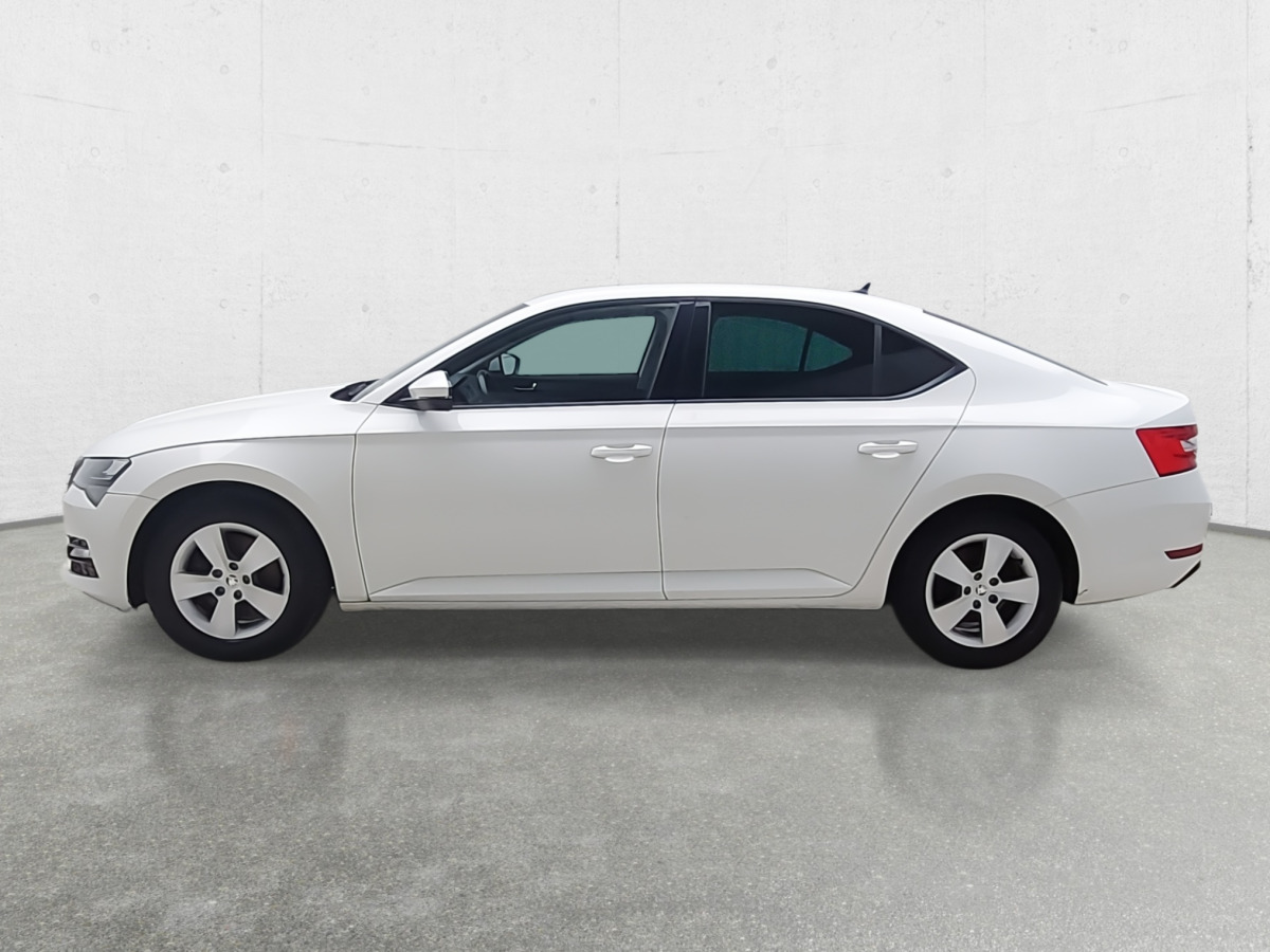 SKODA SUPERB SEDAN - Osobní auto: obrázek 5 SKODA SUPERB SEDAN - Osobní auto: obrázek 5