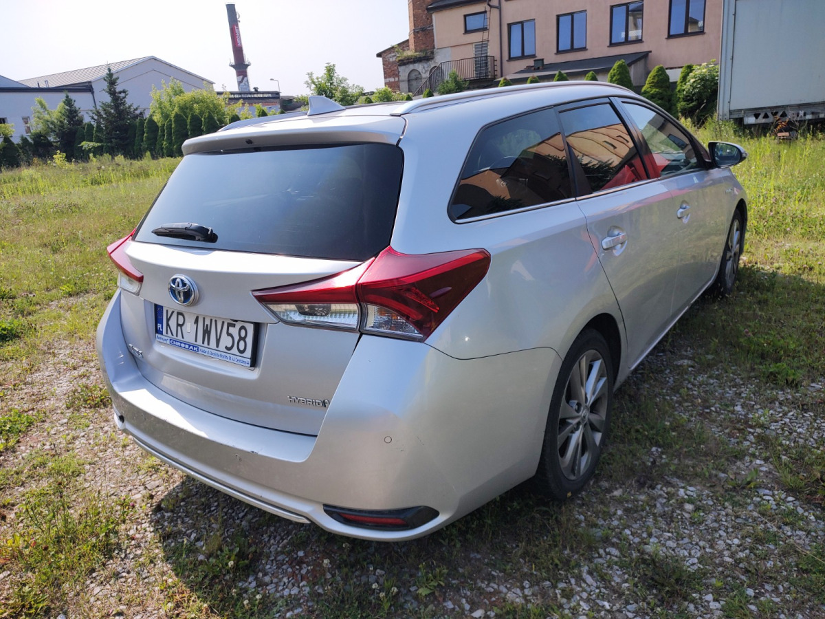 TOYOTA AURIS KOMBI - Osobní auto: obrázek 4 TOYOTA AURIS KOMBI - Osobní auto: obrázek 4