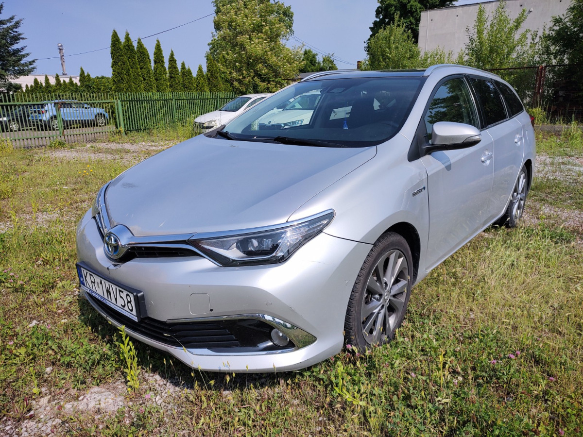 TOYOTA AURIS KOMBI - Osobní auto: obrázek 3 TOYOTA AURIS KOMBI - Osobní auto: obrázek 3