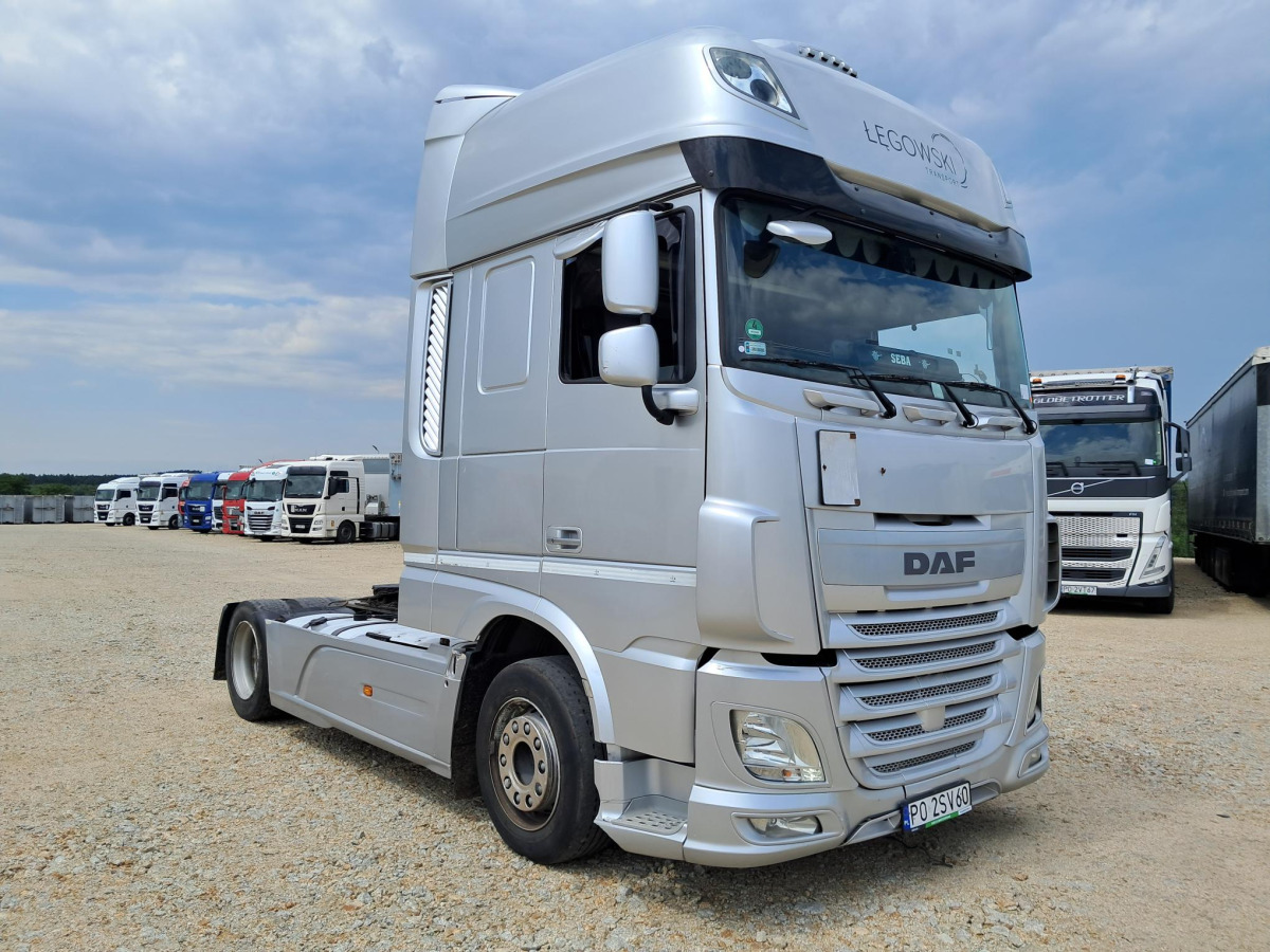 DAF XF 510 CIĄGNIK SIODŁOWY - Tahač: obrázek 1 DAF XF 510 CIĄGNIK SIODŁOWY - Tahač: obrázek 1