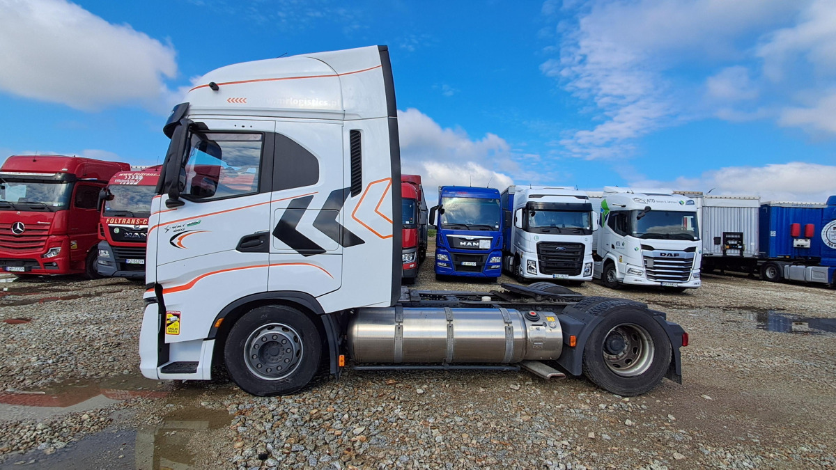 IVECO AS440ST/FP LT LNG CIĄGNIK SIODŁOWY - Tahač: obrázek 4 IVECO AS440ST/FP LT LNG CIĄGNIK SIODŁOWY - Tahač: obrázek 4