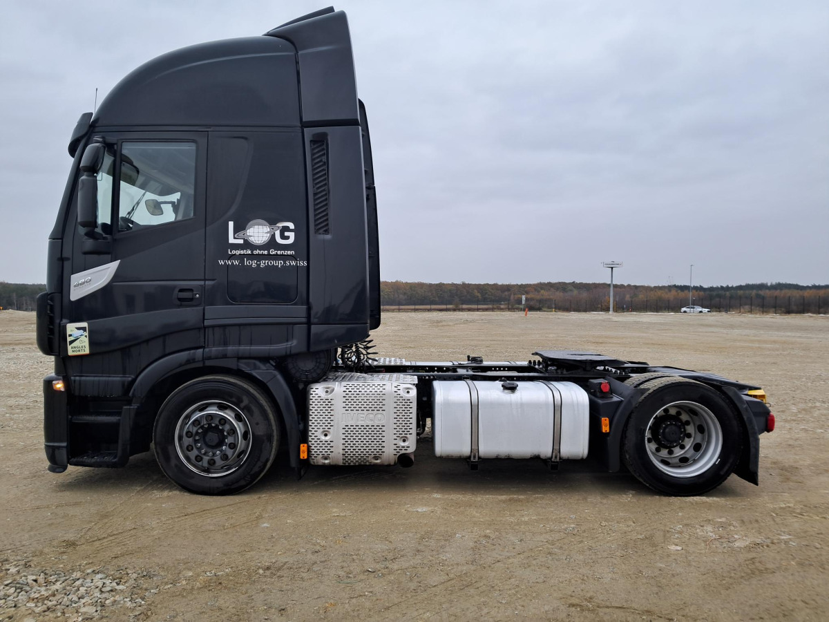 IVECO AS440T CIĄGNIK SIODŁOWY - Tahač: obrázek 4 IVECO AS440T CIĄGNIK SIODŁOWY - Tahač: obrázek 4