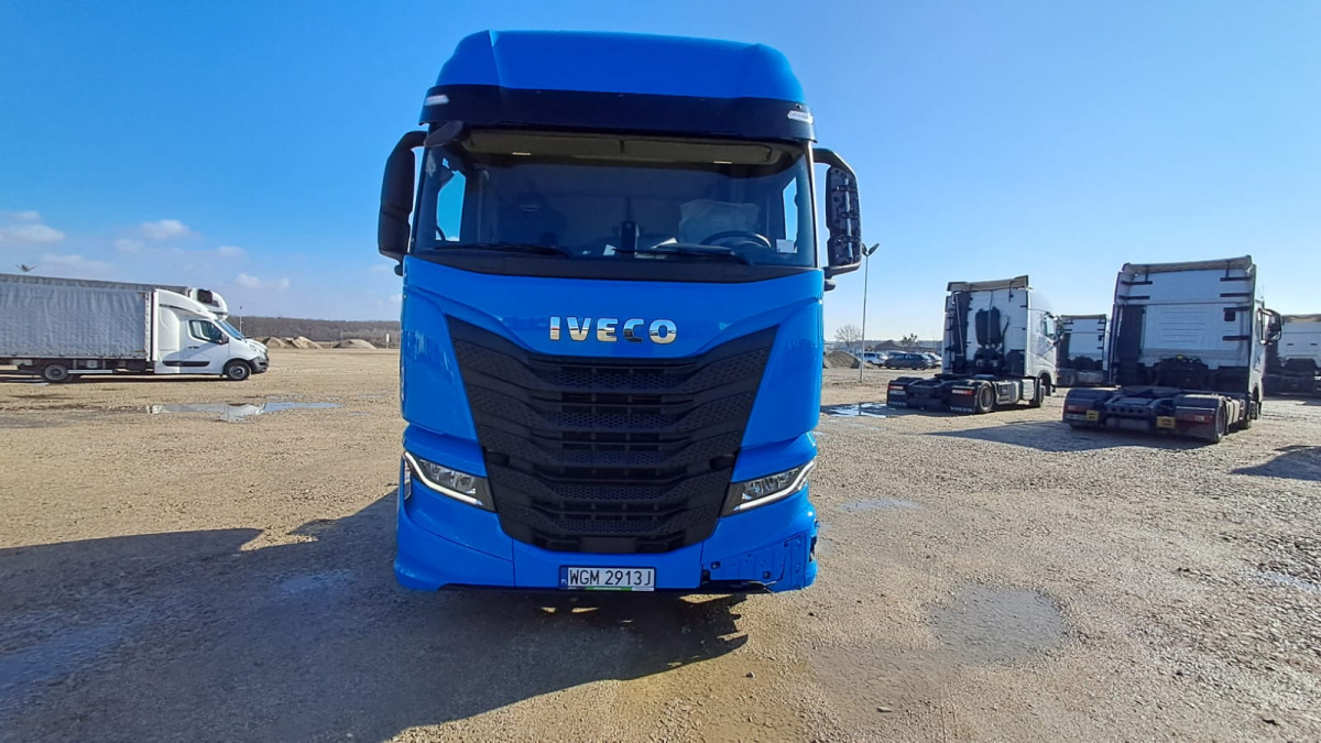 IVECO CIĄGNIK SIODŁOWY - Tahač: obrázek 3 IVECO CIĄGNIK SIODŁOWY - Tahač: obrázek 3