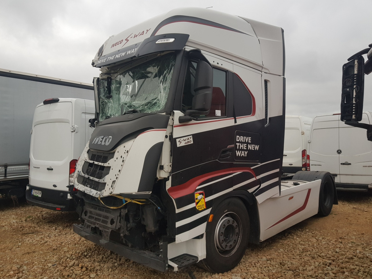IVECO S-WAY CIĄGNIK SIODŁOWY - Tahač: obrázek 2 IVECO S-WAY CIĄGNIK SIODŁOWY - Tahač: obrázek 2