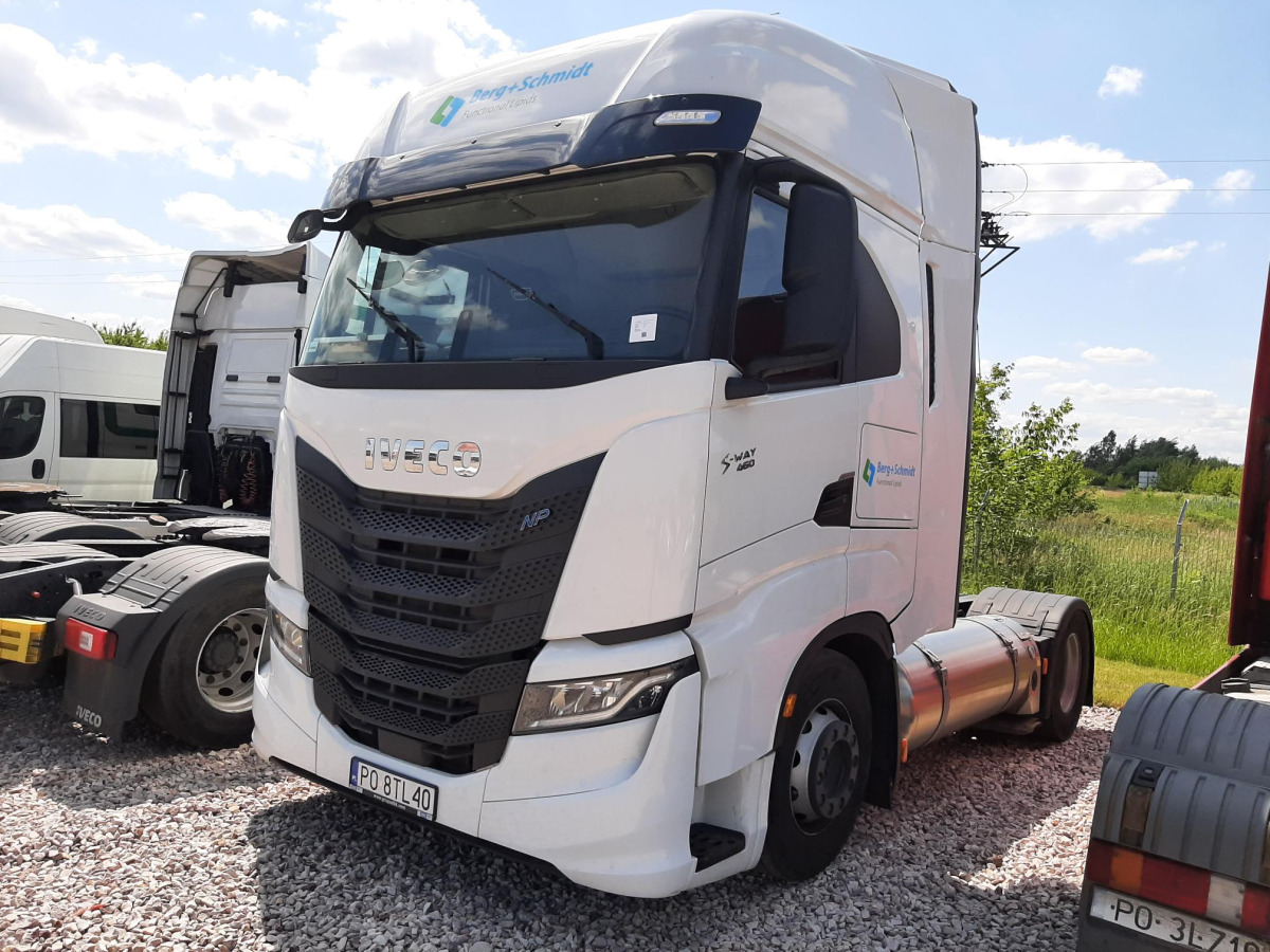 IVECO S-WAY CIĄGNIK SIODŁOWY - Tahač: obrázek 2 IVECO S-WAY CIĄGNIK SIODŁOWY - Tahač: obrázek 2