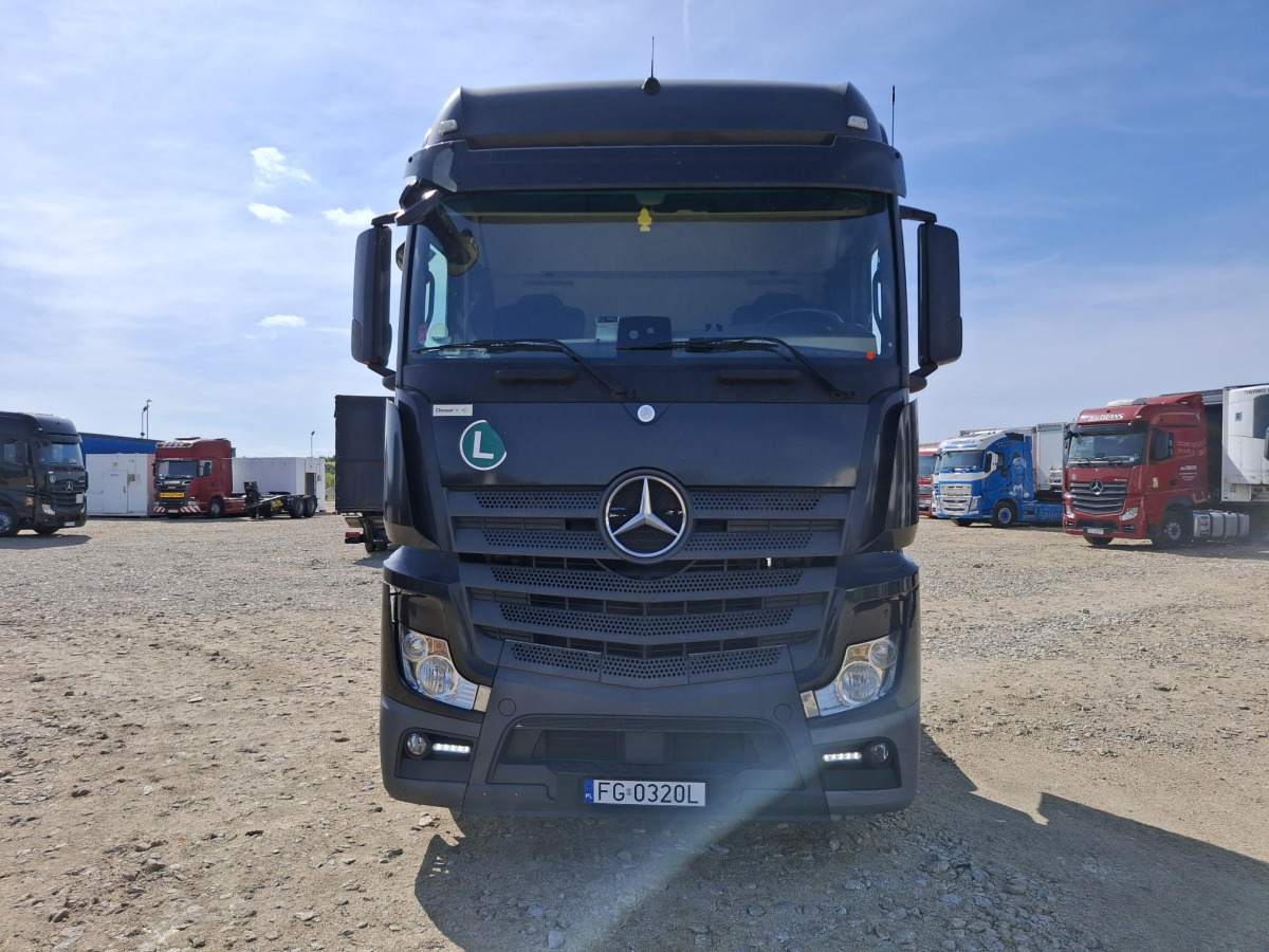 MERCEDES BENZ ACTROS CIĄGNIK SIODŁOWY - Tahač: obrázek 3 MERCEDES BENZ ACTROS CIĄGNIK SIODŁOWY - Tahač: obrázek 3