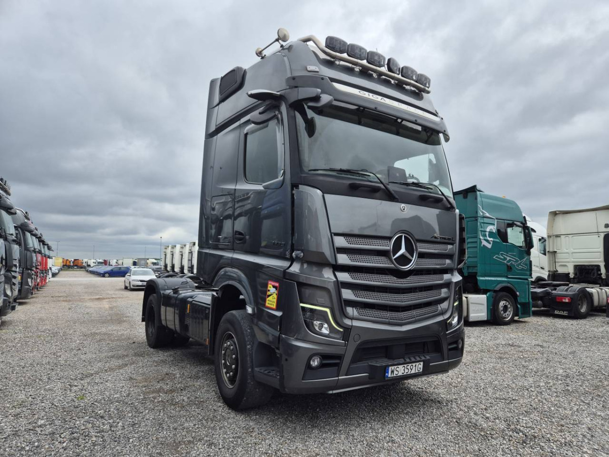 MERCEDES BENZ ACTROS CIĄGNIK SIODŁOWY - Tahač: obrázek 1 MERCEDES BENZ ACTROS CIĄGNIK SIODŁOWY - Tahač: obrázek 1