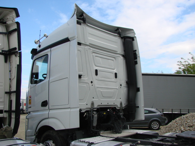 MERCEDES BENZ ACTROS CIĄGNIK SIODŁOWY - Tahač: obrázek 5 MERCEDES BENZ ACTROS CIĄGNIK SIODŁOWY - Tahač: obrázek 5