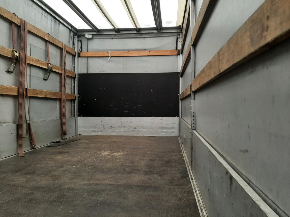 Plachtová dodávka VOLKSWAGEN CRAFTER/LA06 PLANDEKA: obrázek 7