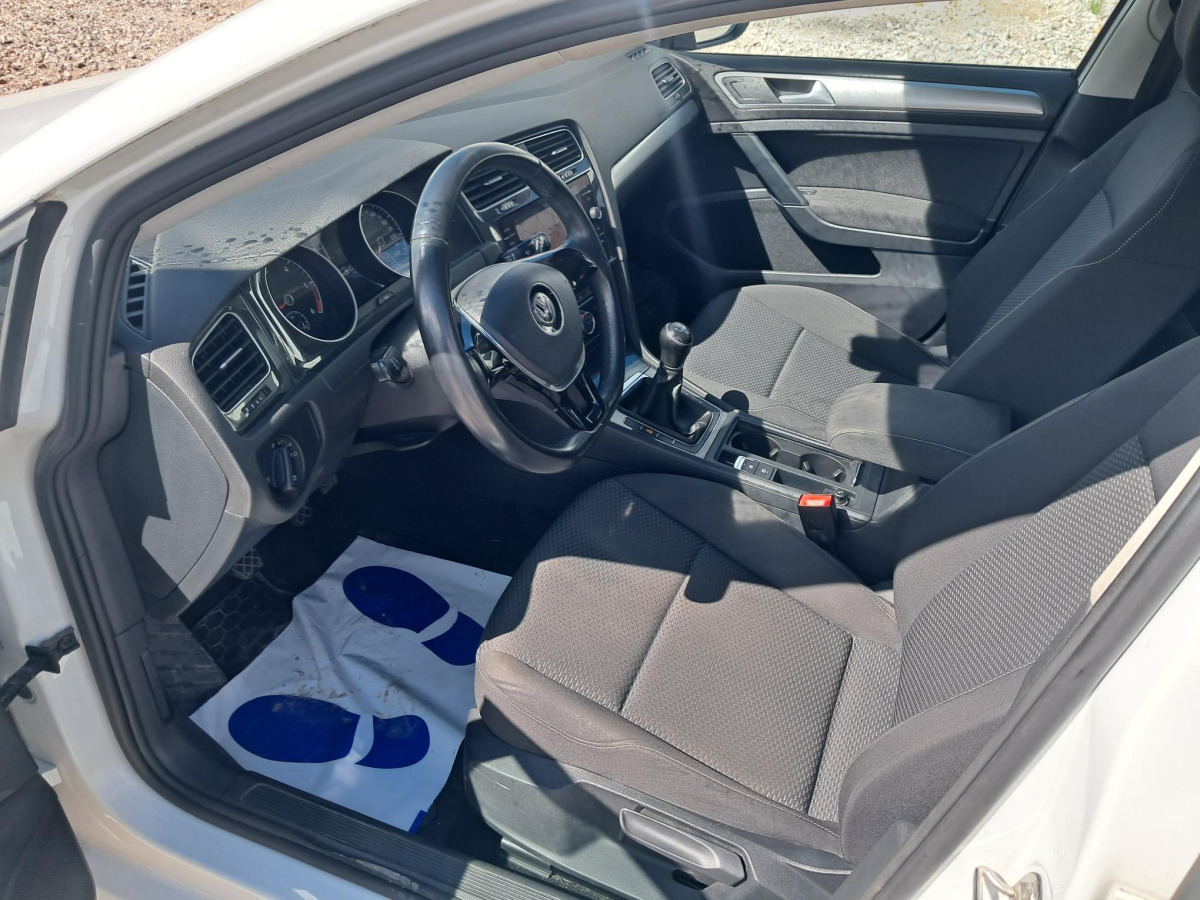 Osobní auto VOLKSWAGEN GOLF KOMBI: obrázek 9