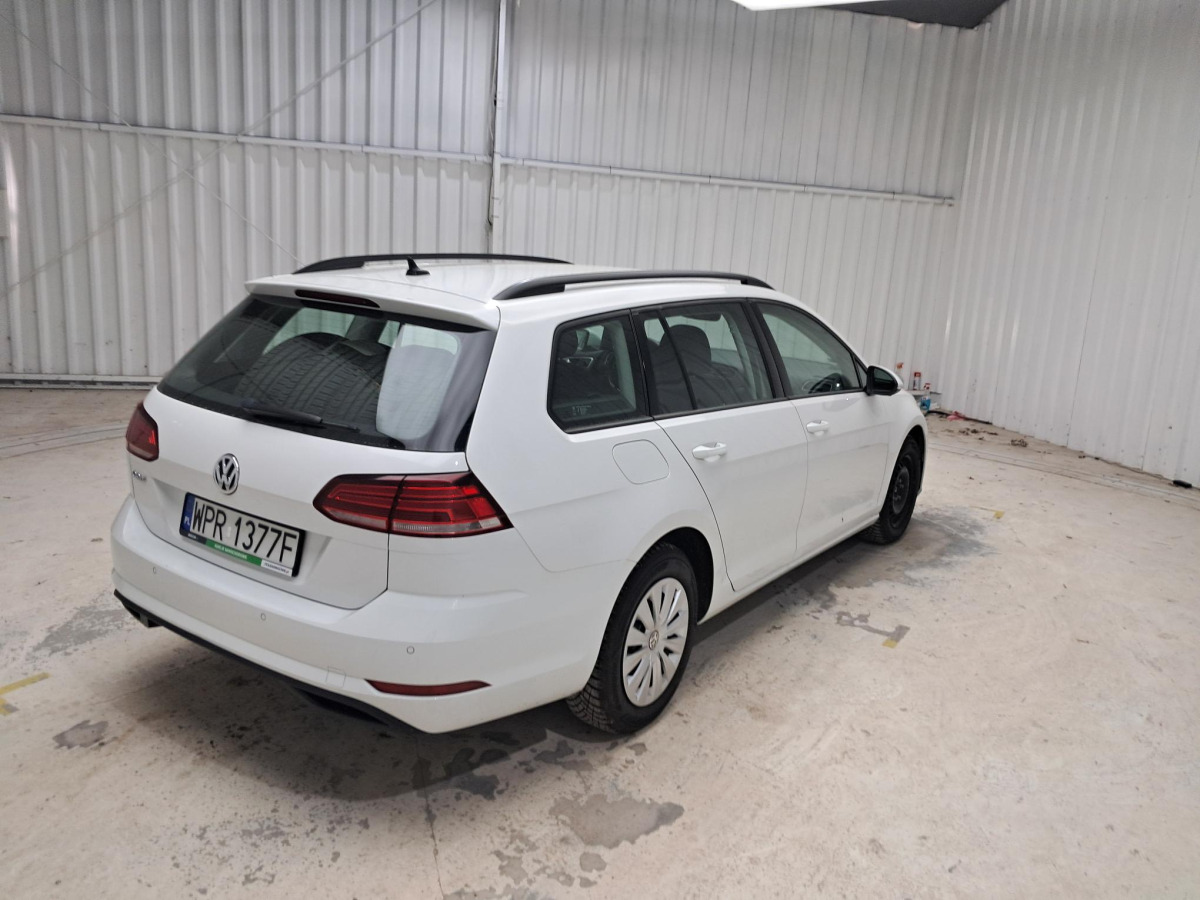 VOLKSWAGEN GOLF KOMBI - Osobní auto: obrázek 4 VOLKSWAGEN GOLF KOMBI - Osobní auto: obrázek 4
