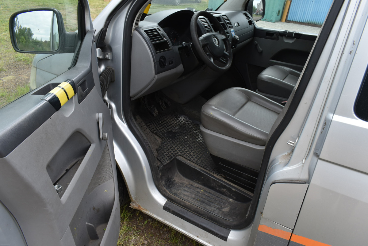 VOLKSWAGEN TRANSPORTER BRYGADÓWKA - Dodávka s dvojitou kabinou: obrázek 5 VOLKSWAGEN TRANSPORTER BRYGADÓWKA - Dodávka s dvojitou kabinou: obrázek 5