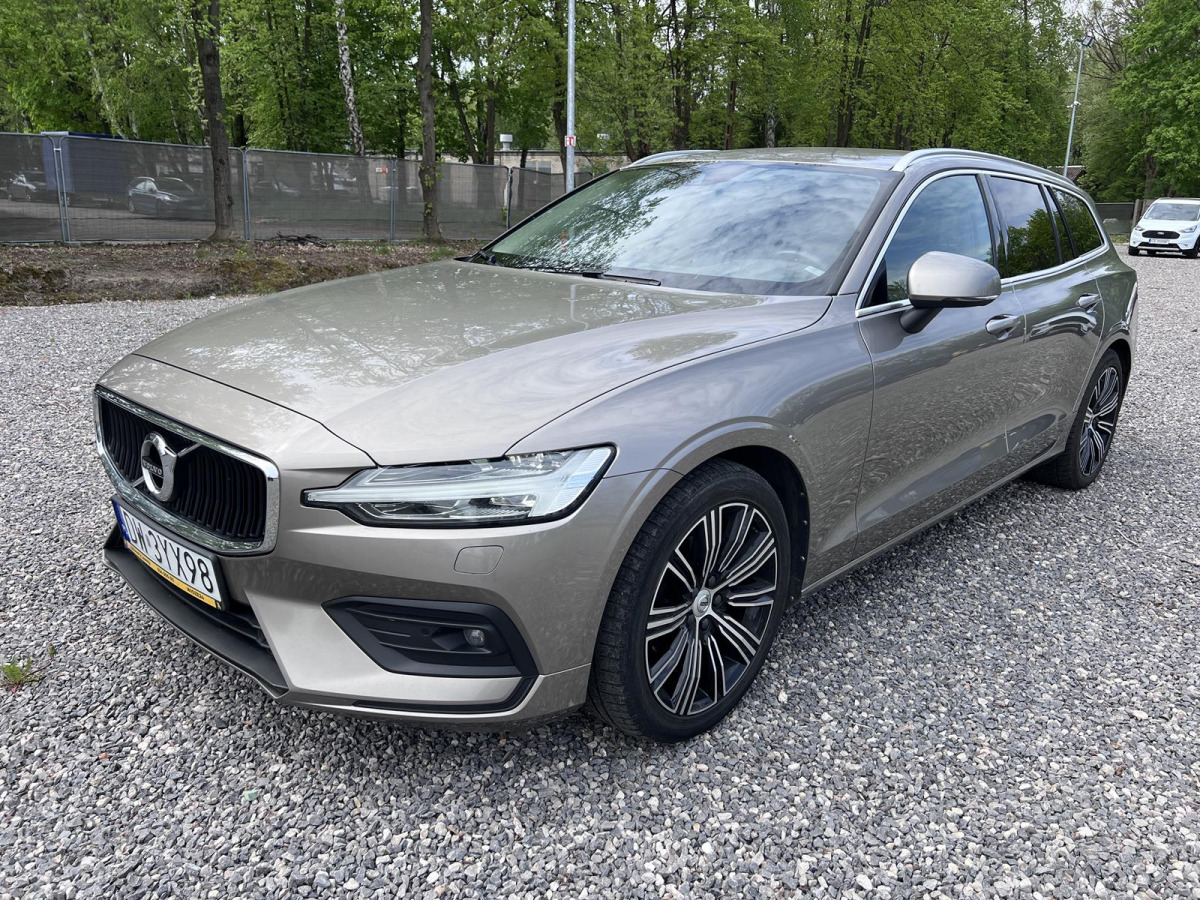 VOLVO V60 D4 2.0 MOMENTUM SUV - SUV: obrázek 3 VOLVO V60 D4 2.0 MOMENTUM SUV - SUV: obrázek 3