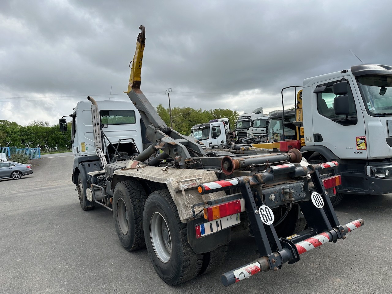 RENAULT KERAX 370 DCI - Hákový nosič kontejnerů: obrázek 3 RENAULT KERAX 370 DCI - Hákový nosič kontejnerů: obrázek 3