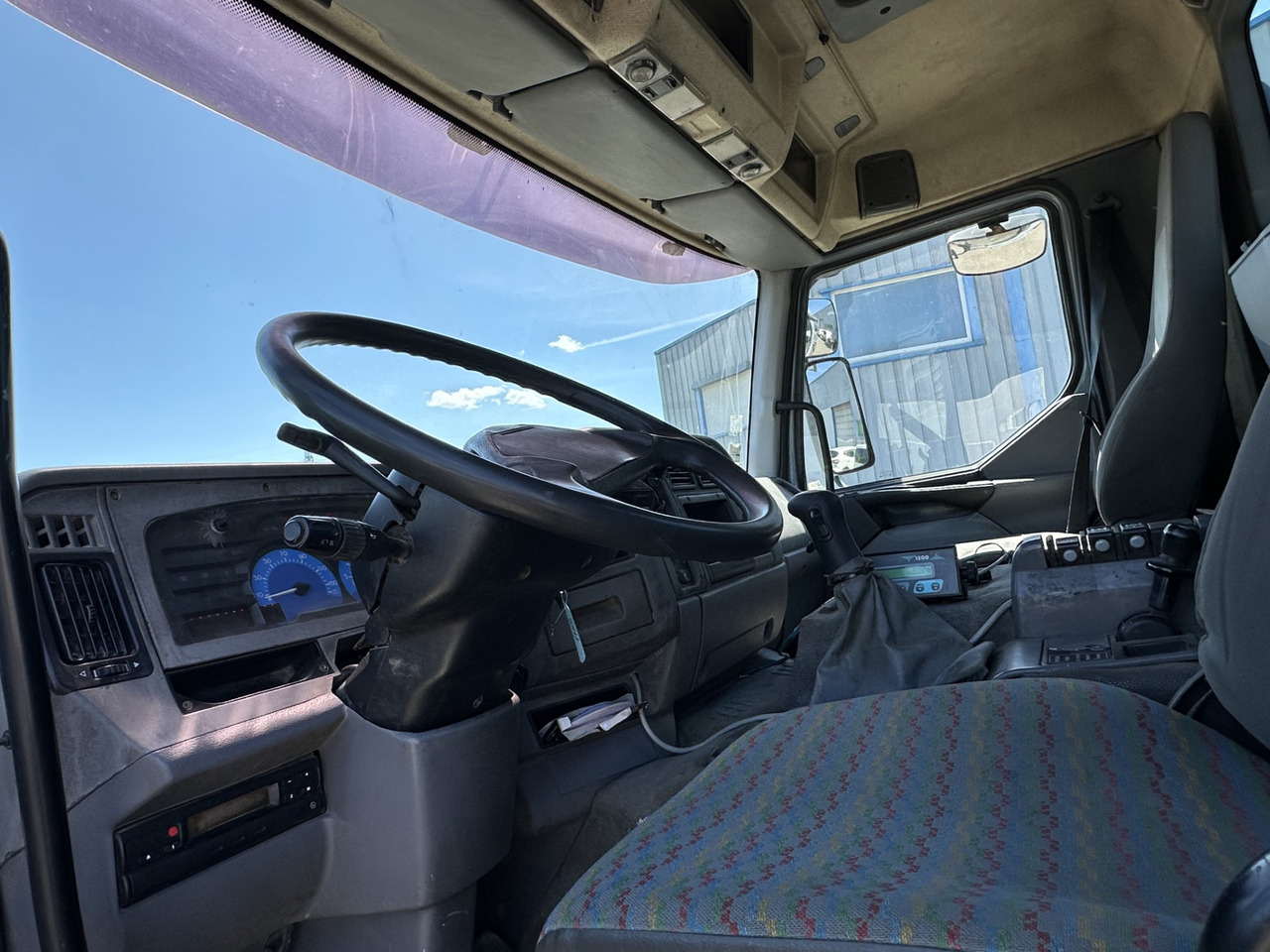 RENAULT KERAX 370 DCI - Hákový nosič kontejnerů: obrázek 4 RENAULT KERAX 370 DCI - Hákový nosič kontejnerů: obrázek 4