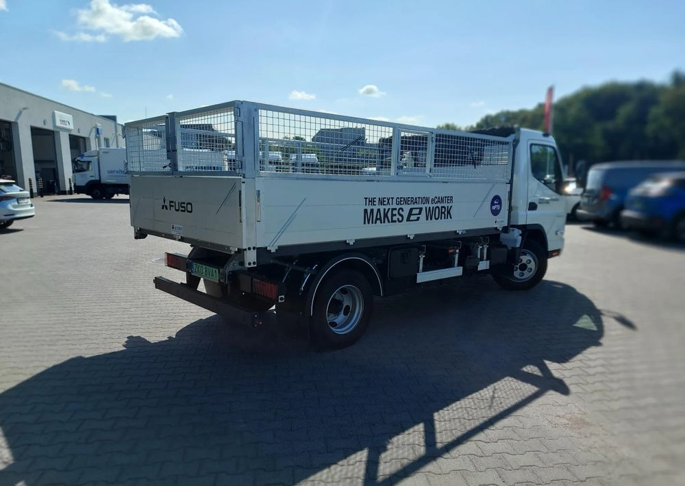 FUSO eCanter 4C15 Wywrotka Selektywna zbiórka - Sklápěč, Elektrické nákladní vozidlo: obrázek 3 FUSO eCanter 4C15 Wywrotka Selektywna zbiórka - Sklápěč, Elektrické nákladní vozidlo: obrázek 3
