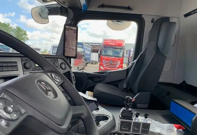 Mercedes-Benz Actros 2543 L Hakowiec - Hákový nosič kontejnerů: obrázek 3 Mercedes-Benz Actros 2543 L Hakowiec - Hákový nosič kontejnerů: obrázek 3