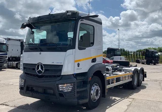 Mercedes-Benz Actros 2543 L Hakowiec - Hákový nosič kontejnerů: obrázek 1 Mercedes-Benz Actros 2543 L Hakowiec - Hákový nosič kontejnerů: obrázek 1