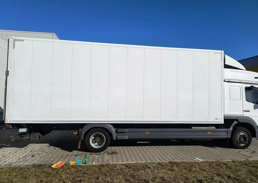 Mercedes-Benz Atego 1221 L - Skříňový nákladní auto: obrázek 2 Mercedes-Benz Atego 1221 L - Skříňový nákladní auto: obrázek 2