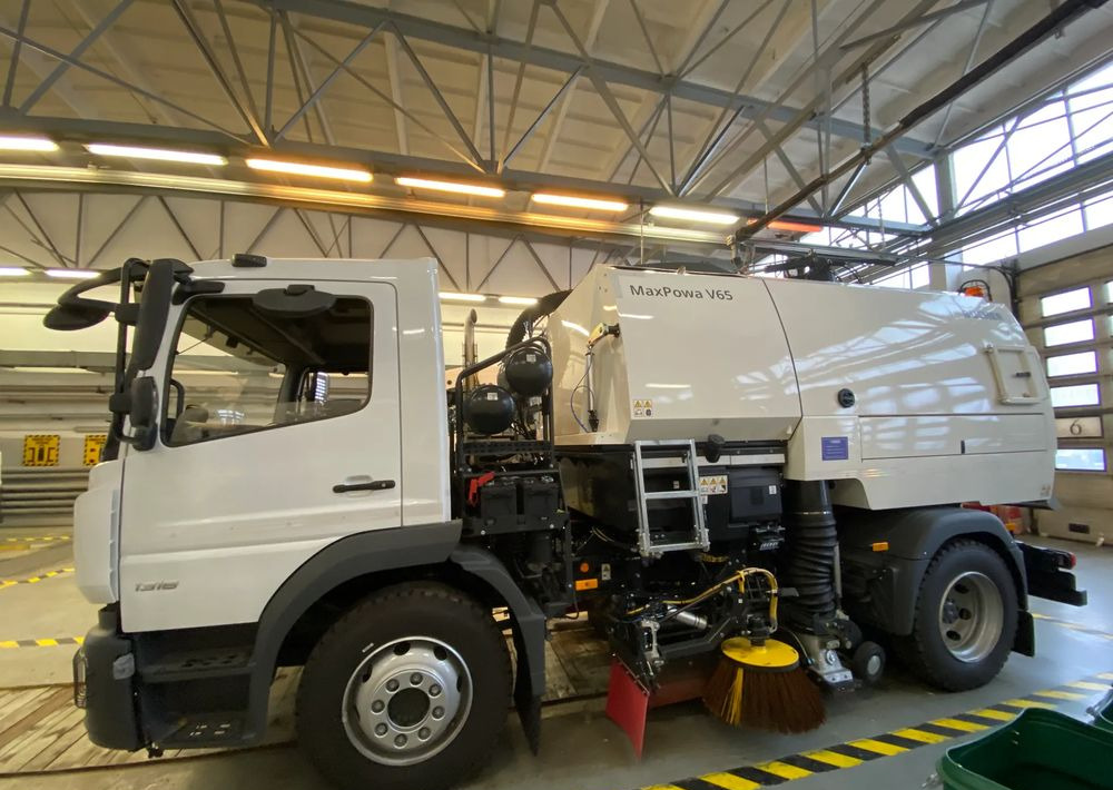 Mercedes-Benz Atego 1318 LKO Zamiatarka - Vůz na odvoz odpadků: obrázek 2 Mercedes-Benz Atego 1318 LKO Zamiatarka - Vůz na odvoz odpadků: obrázek 2