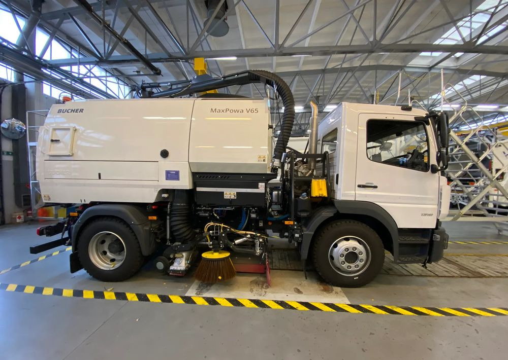 Mercedes-Benz Atego 1318 LKO Zamiatarka - Vůz na odvoz odpadků: obrázek 4 Mercedes-Benz Atego 1318 LKO Zamiatarka - Vůz na odvoz odpadků: obrázek 4